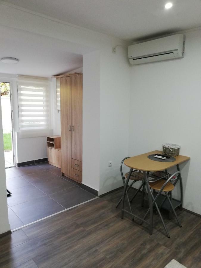 Rooms Jelena Zrenjanin Exterior foto